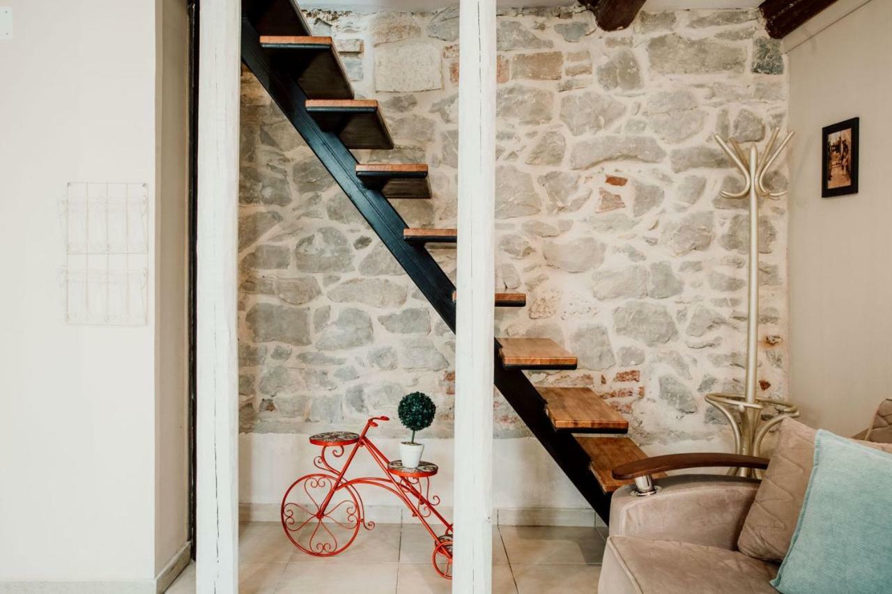 House "Anno 1881"-Center Of Split Apartment ภายนอก รูปภาพ